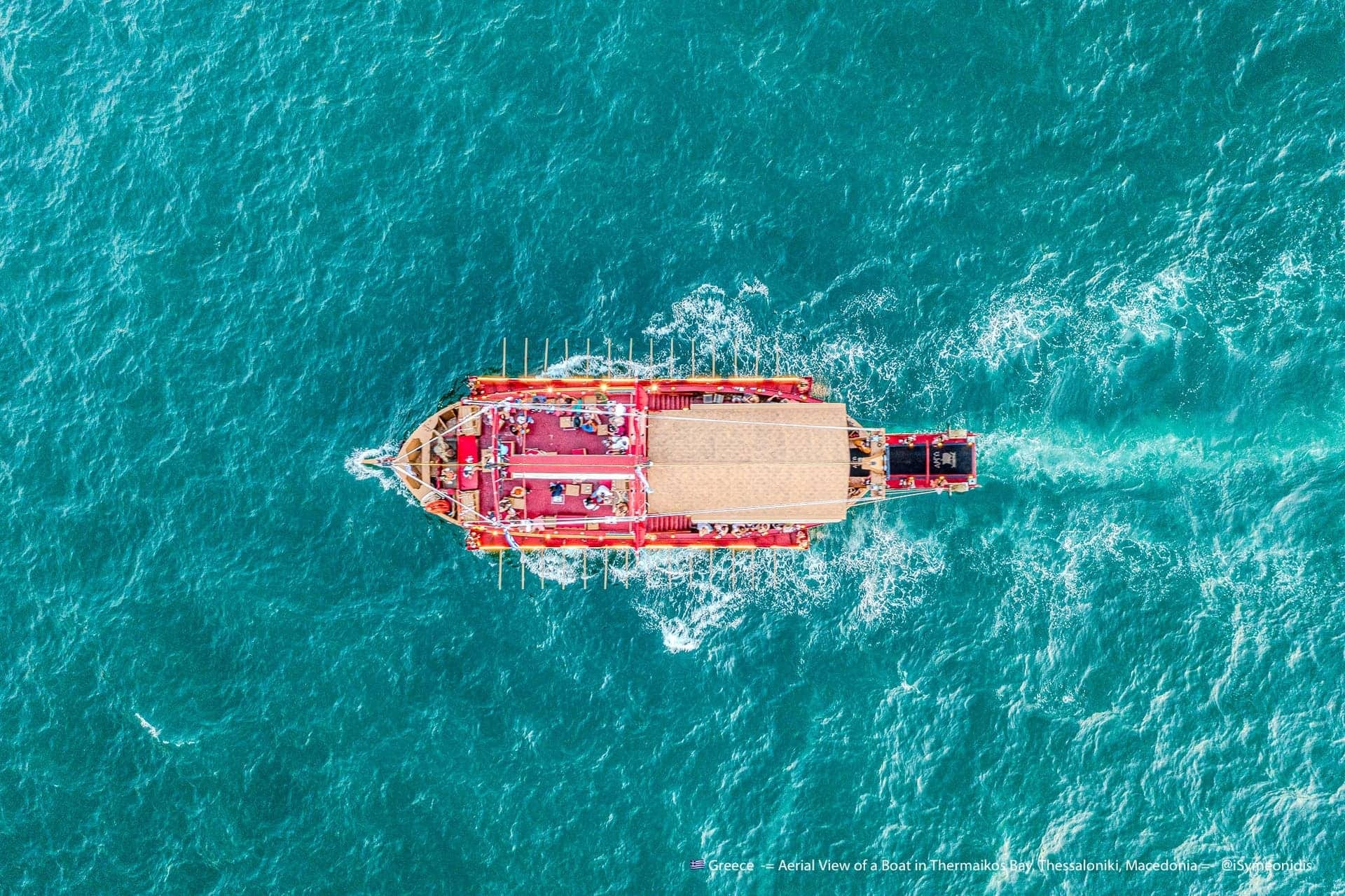 Thessaloniki cruise port and Thermaic Gulf setting